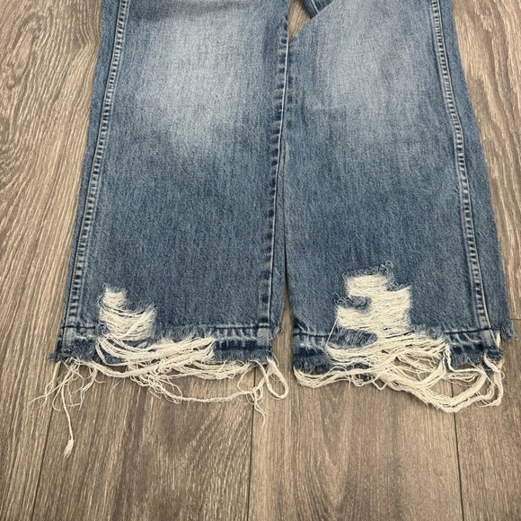 AMO Sophie High-Rise Crop Jeans Runaway Destroy Wash Distressed Size 26 - Picture 12 of 16